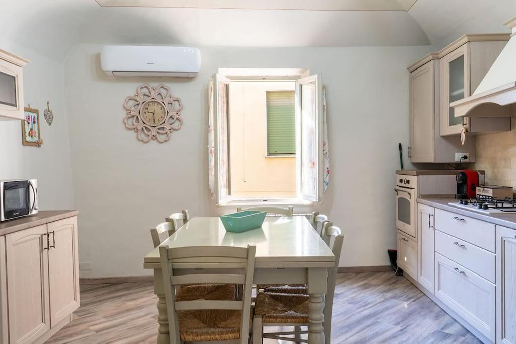 בטולה Casa Vacanze L'Angolo Fiorito מראה חיצוני תמונה