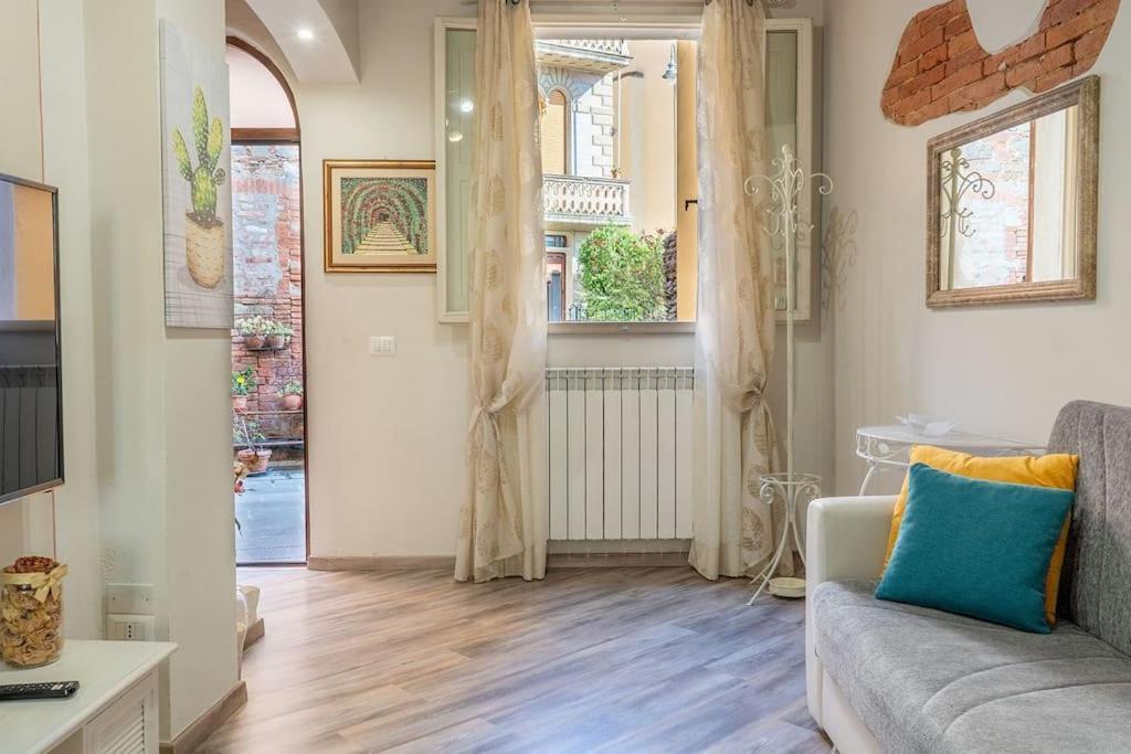 בטולה Casa Vacanze L'Angolo Fiorito מראה חיצוני תמונה